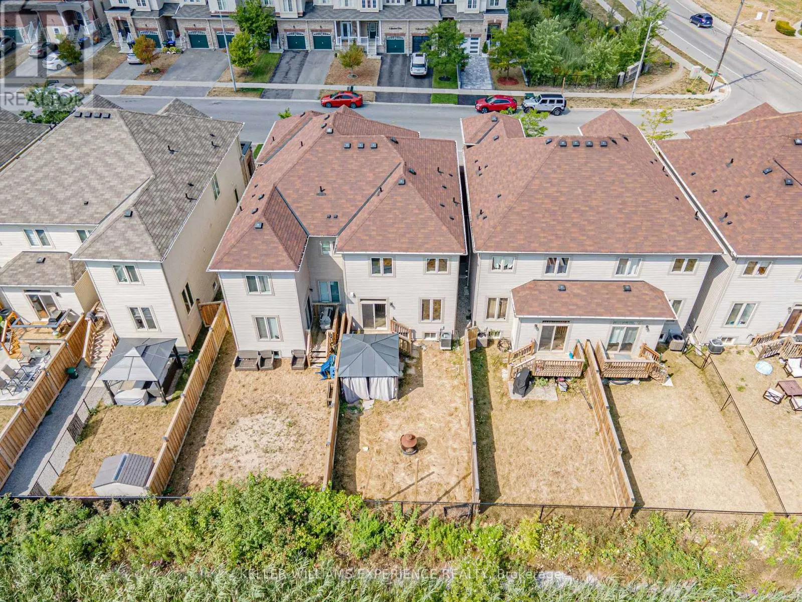 9 GREENWOOD DRIVE