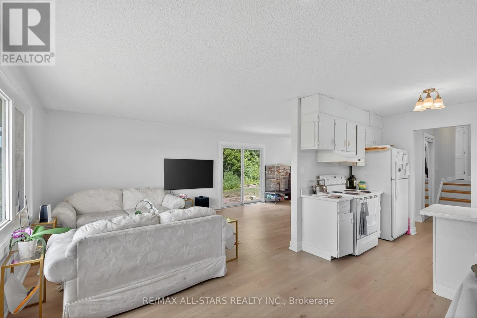 22429 KENNEDY ROAD