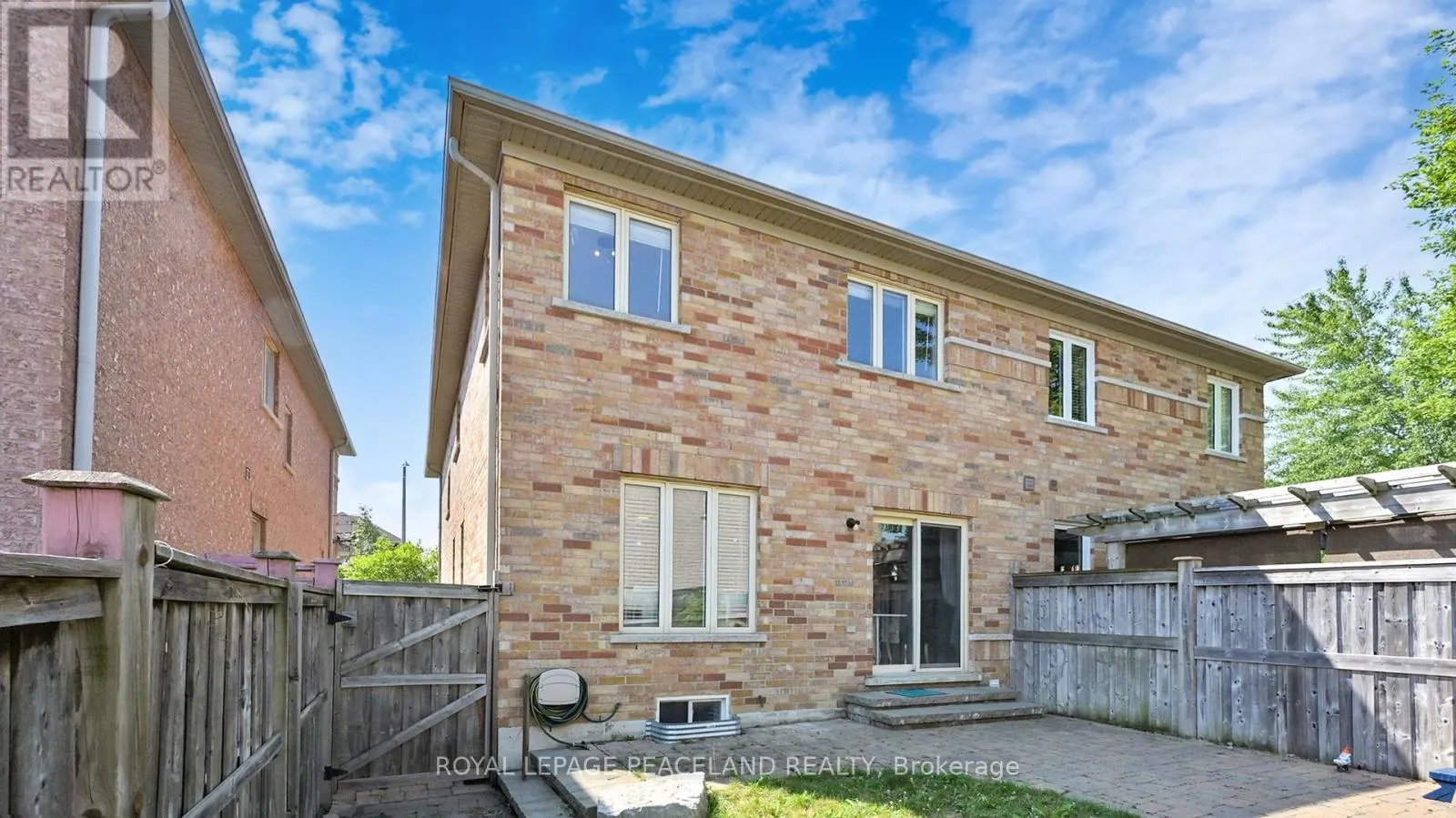 16 LEALINDS ROAD