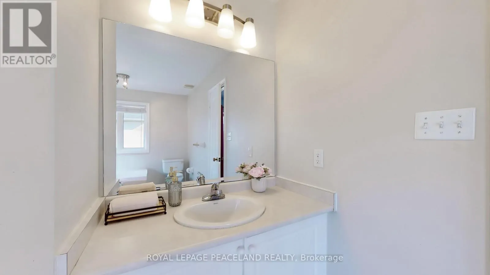 16 LEALINDS ROAD