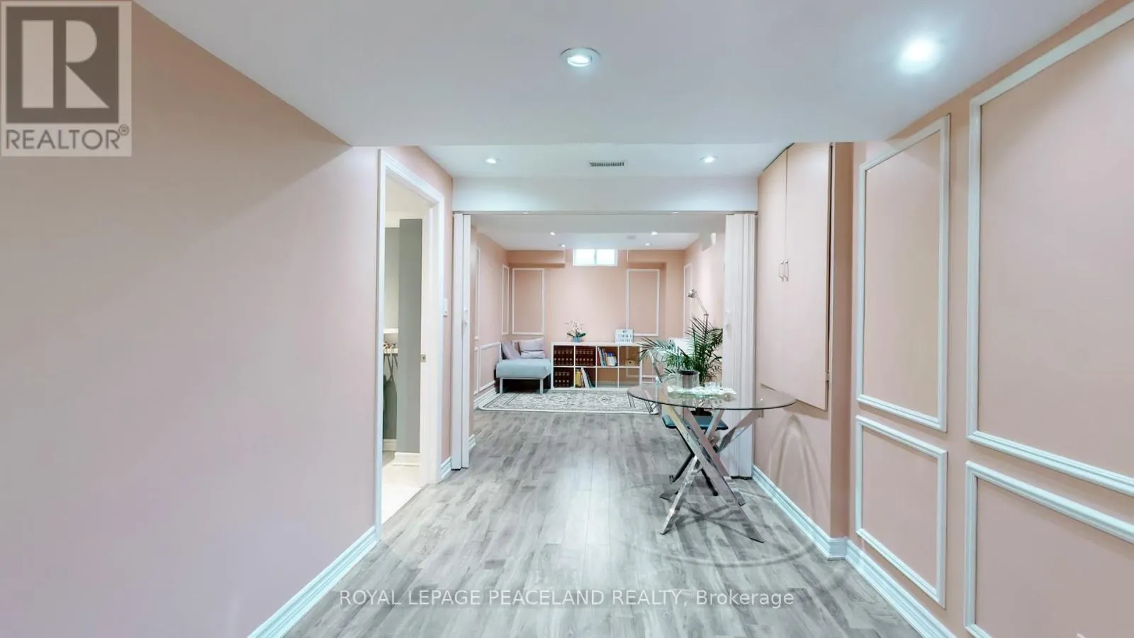 16 LEALINDS ROAD
