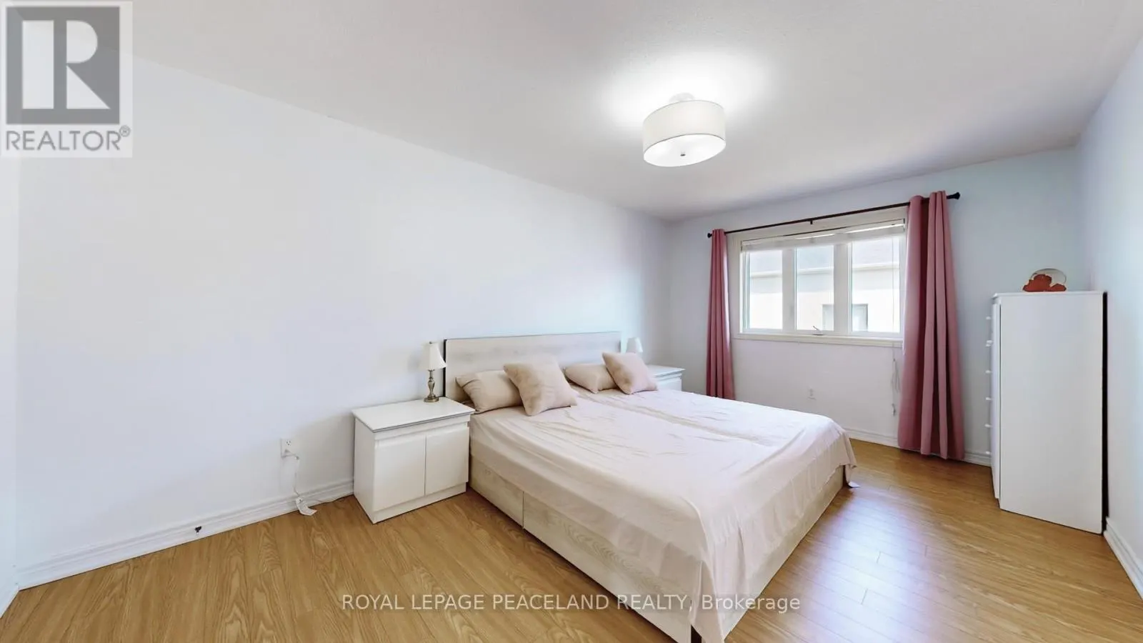 16 LEALINDS ROAD