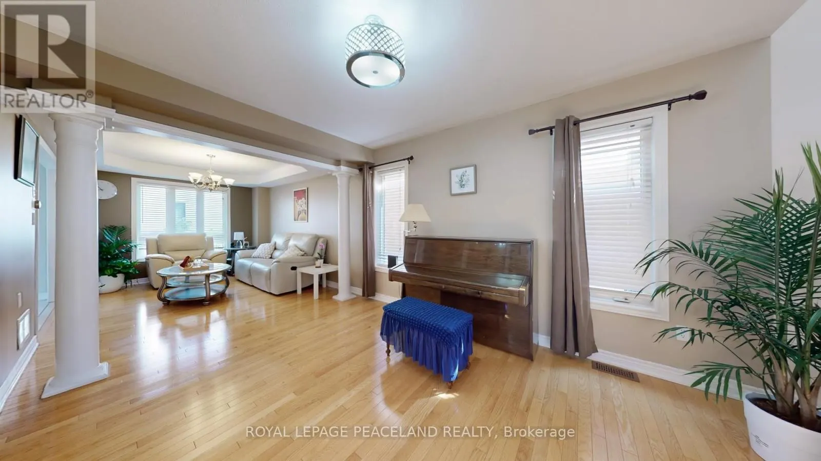 16 LEALINDS ROAD