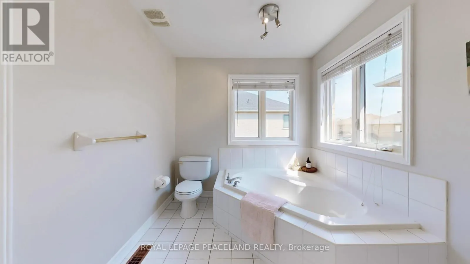 16 LEALINDS ROAD