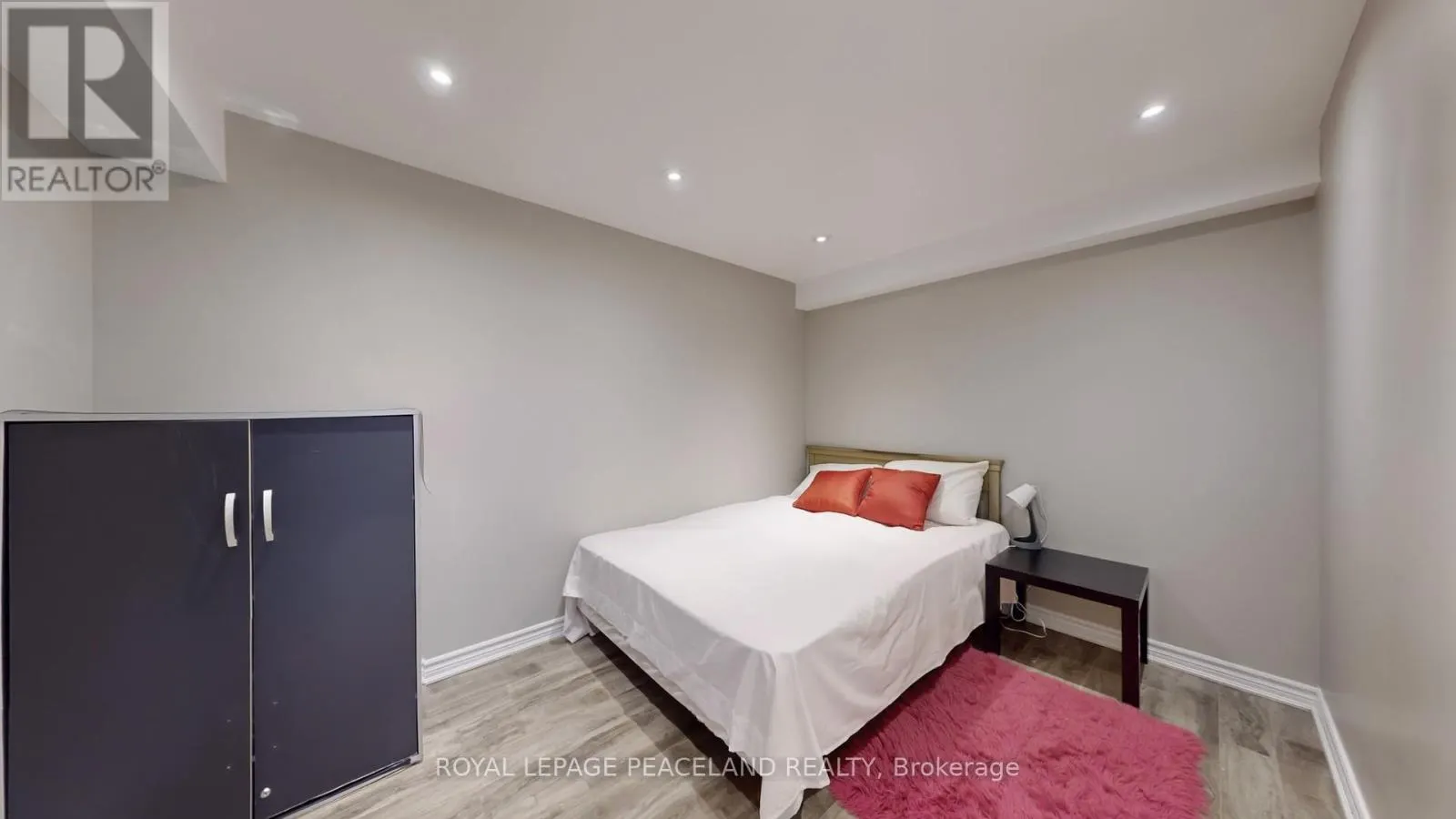 16 LEALINDS ROAD