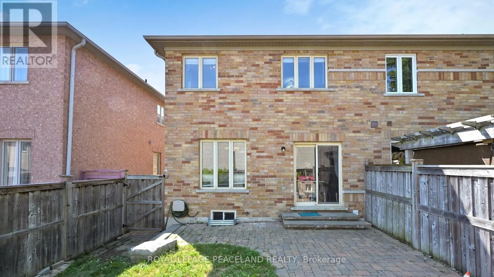 16 LEALINDS ROAD