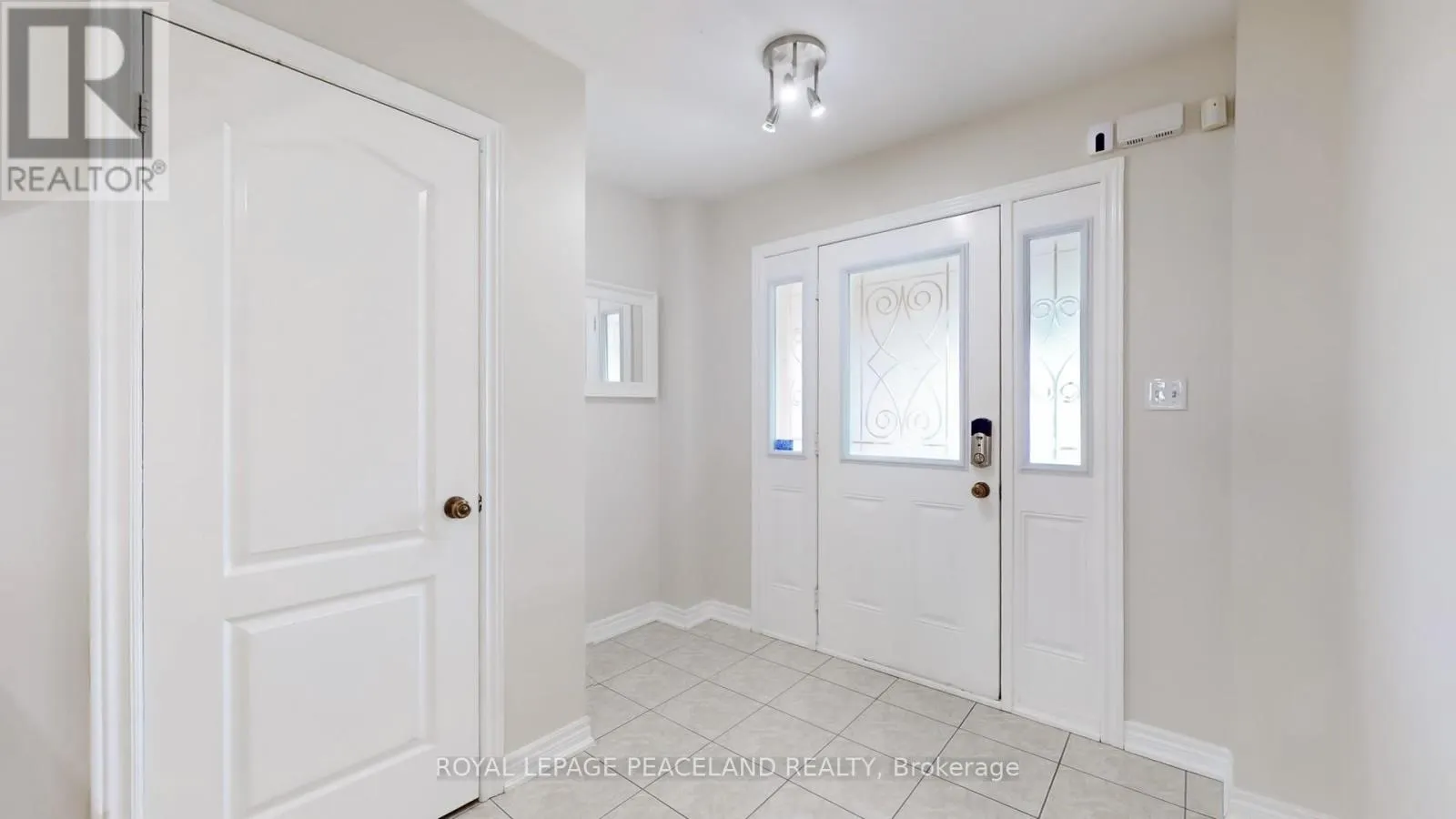 16 LEALINDS ROAD