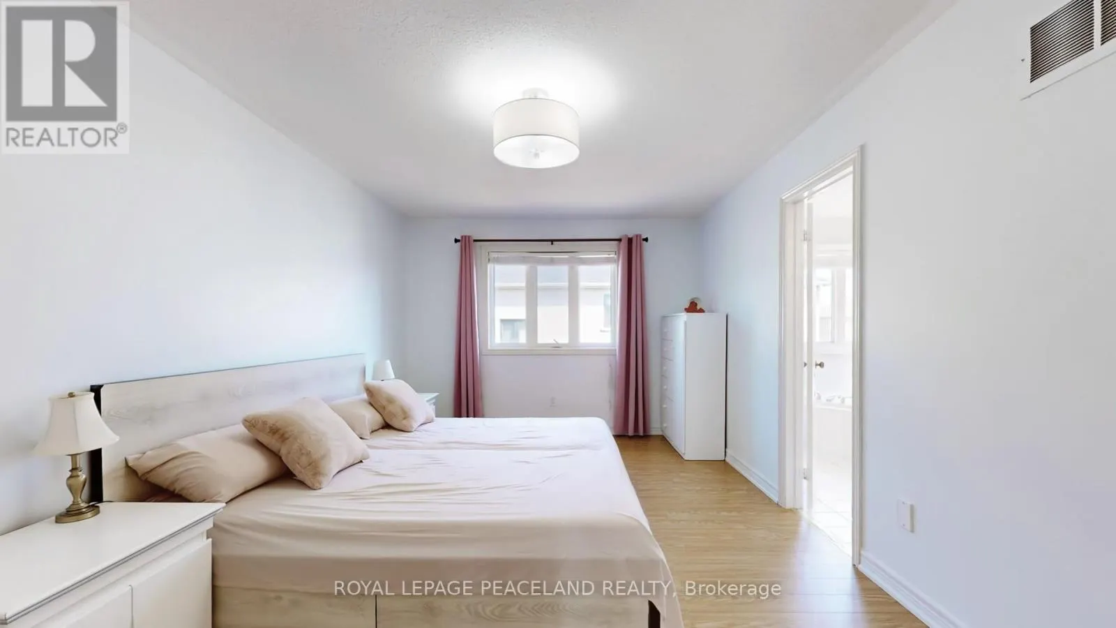16 LEALINDS ROAD