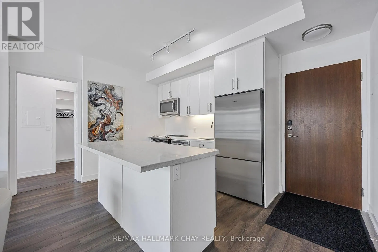 207D - 333 SEA RAY AVENUE
