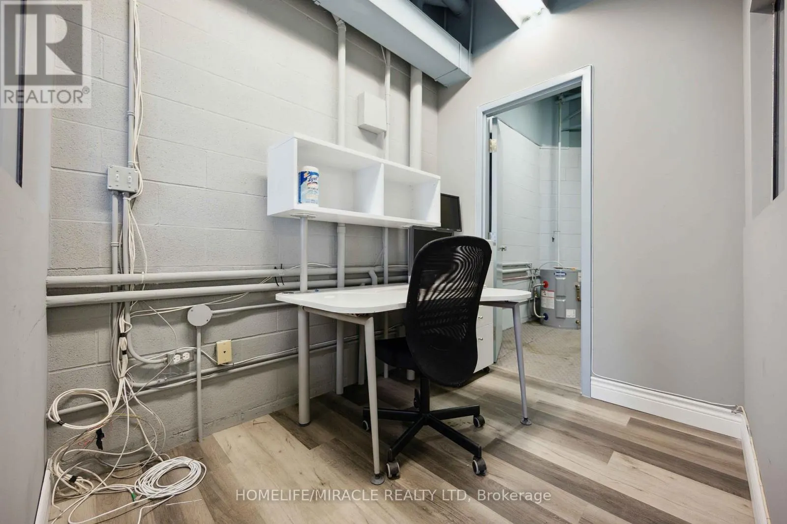 8 - 8888 KEELE STREET