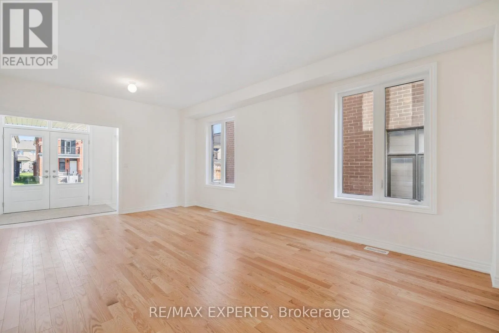1430 DAVIS LOOP CIRCLE