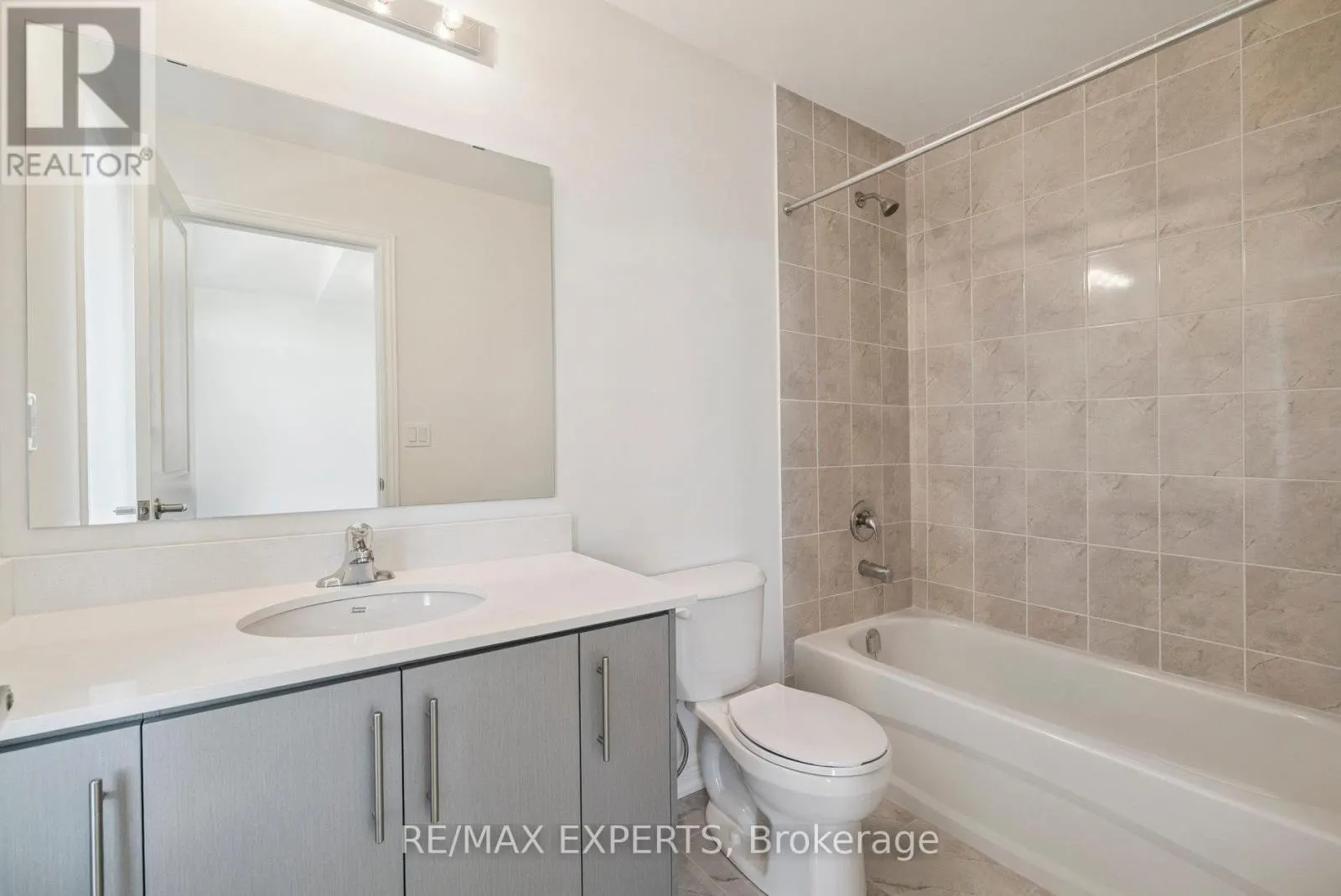 1430 DAVIS LOOP CIRCLE