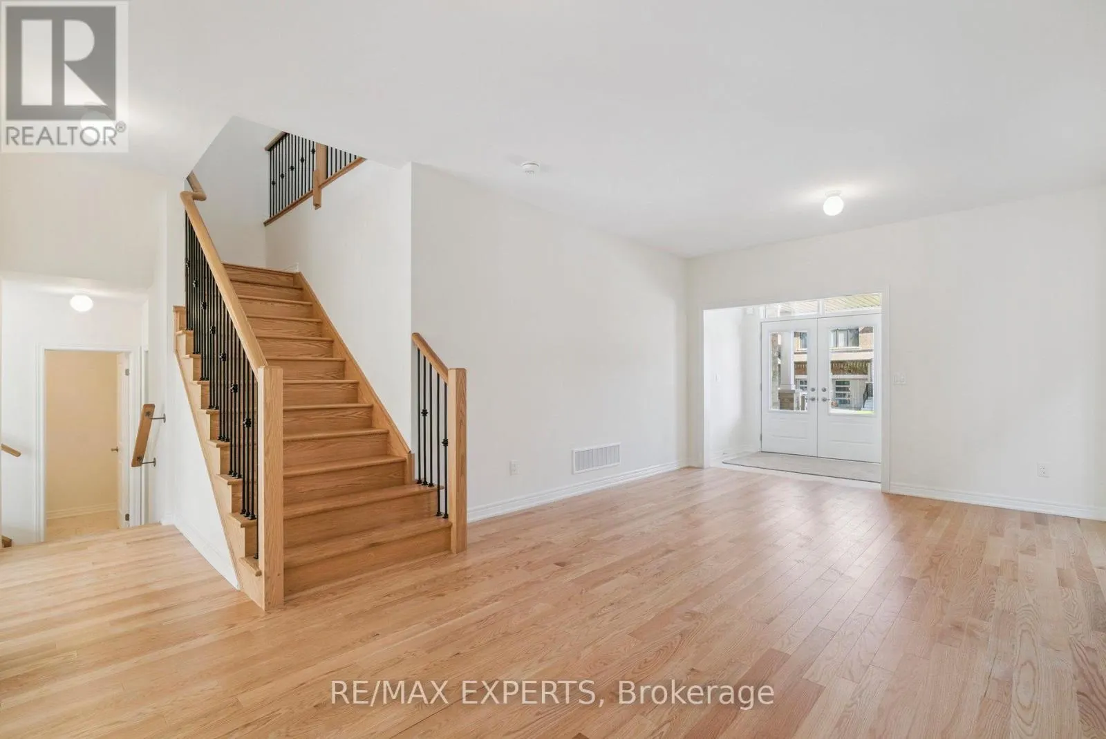 1430 DAVIS LOOP CIRCLE