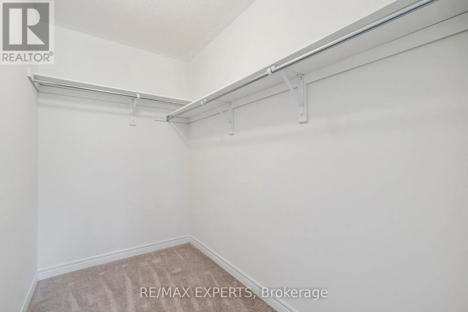 1430 DAVIS LOOP CIRCLE
