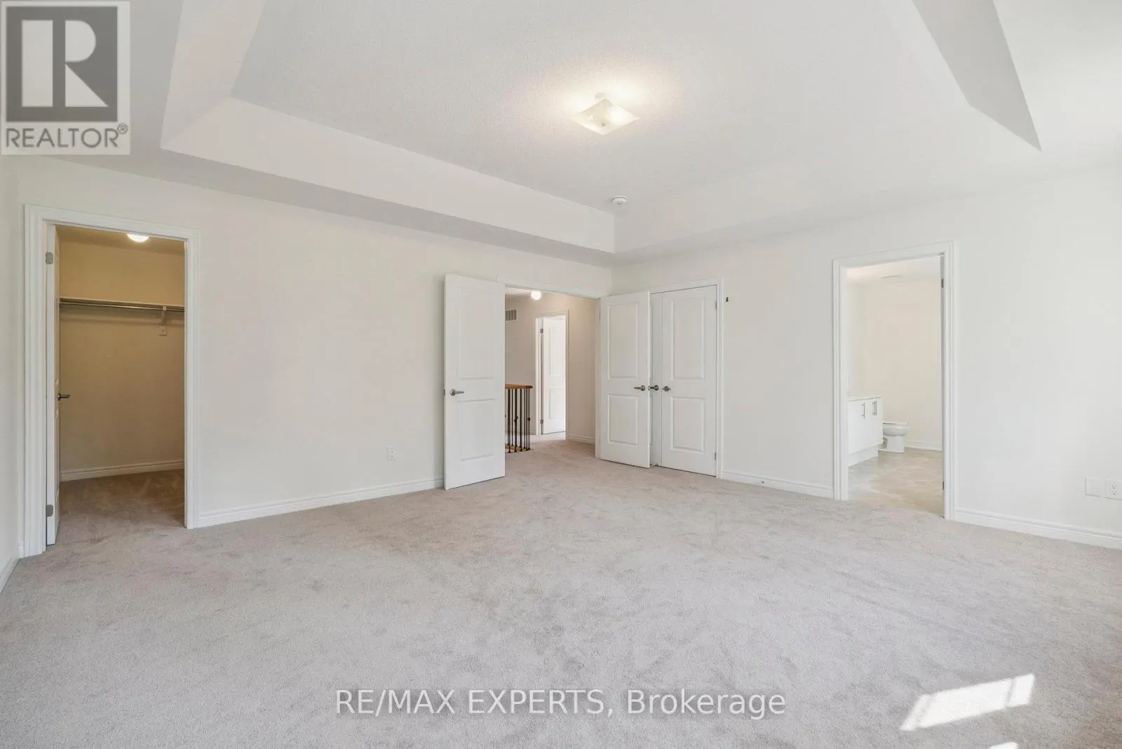 1430 DAVIS LOOP CIRCLE