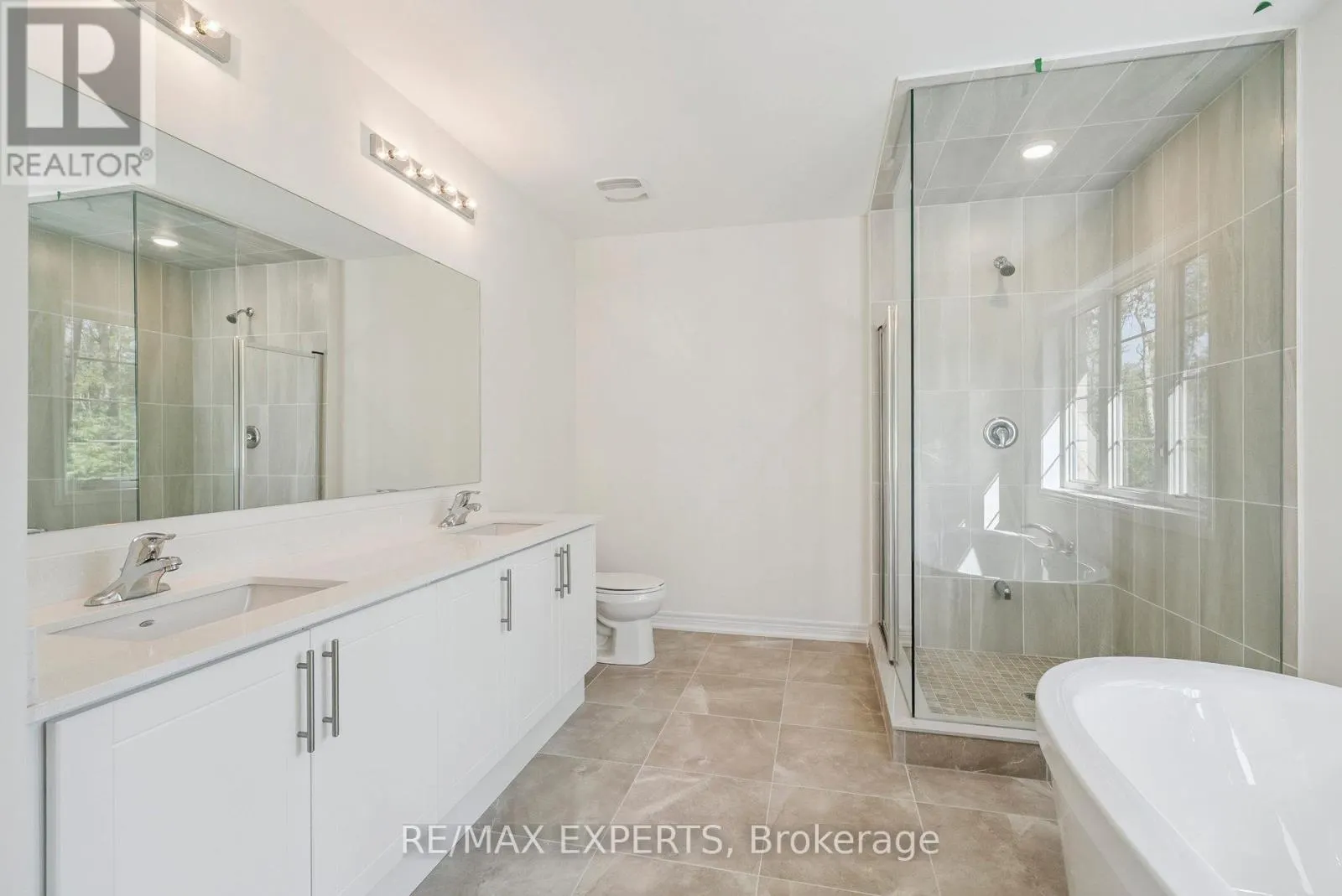 1430 DAVIS LOOP CIRCLE