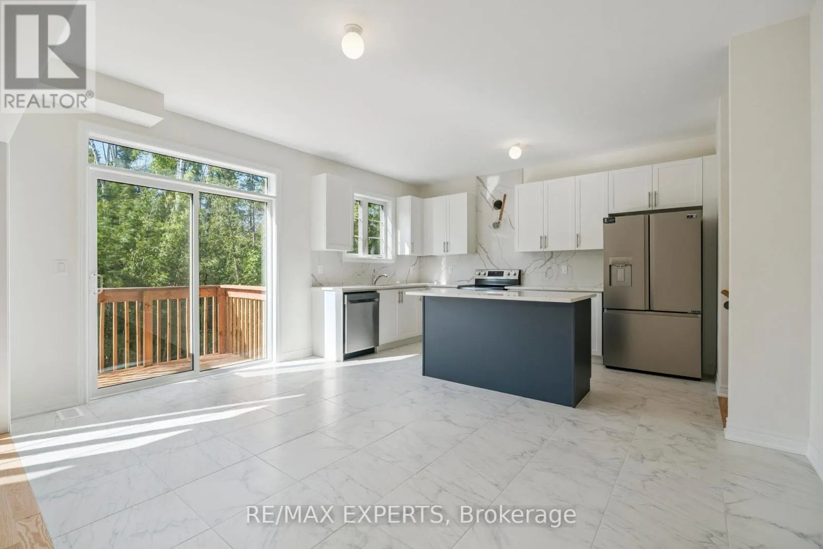 1430 DAVIS LOOP CIRCLE