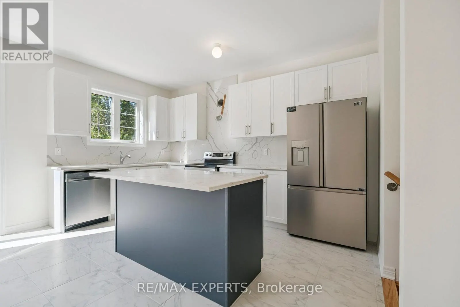 1430 DAVIS LOOP CIRCLE