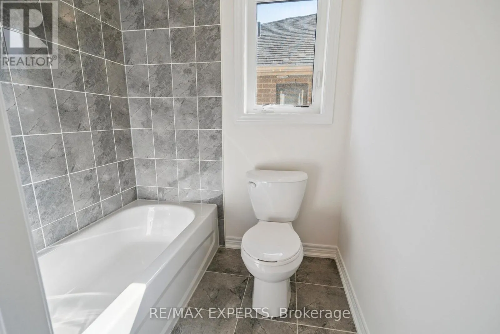 1430 DAVIS LOOP CIRCLE