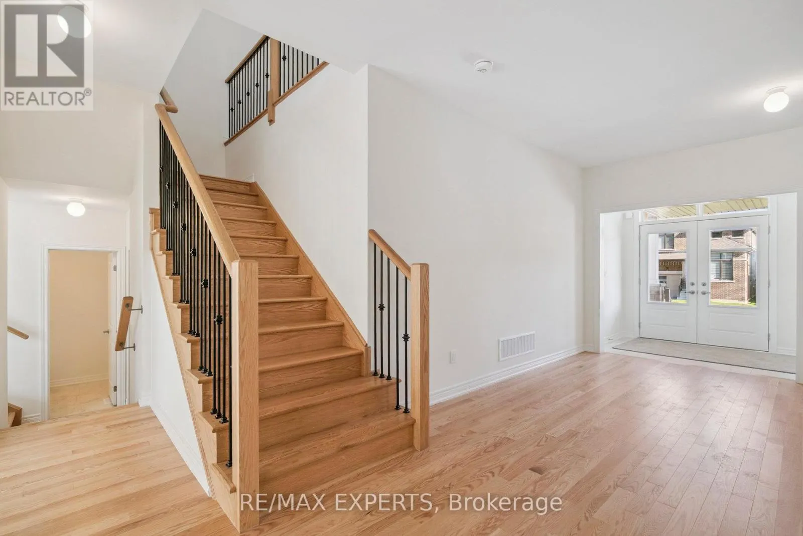 1430 DAVIS LOOP CIRCLE