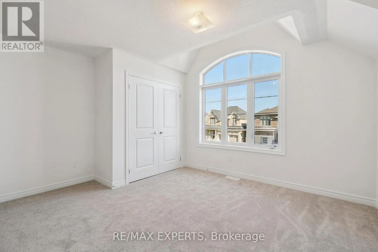 1430 DAVIS LOOP CIRCLE