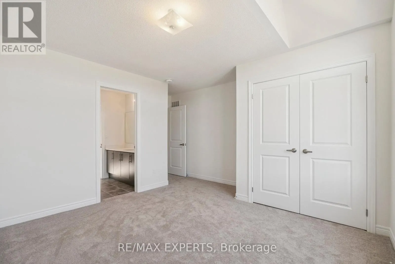 1430 DAVIS LOOP CIRCLE
