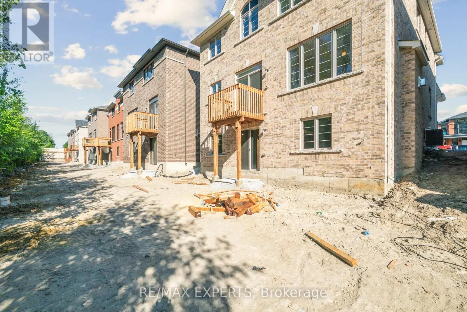 1430 DAVIS LOOP CIRCLE