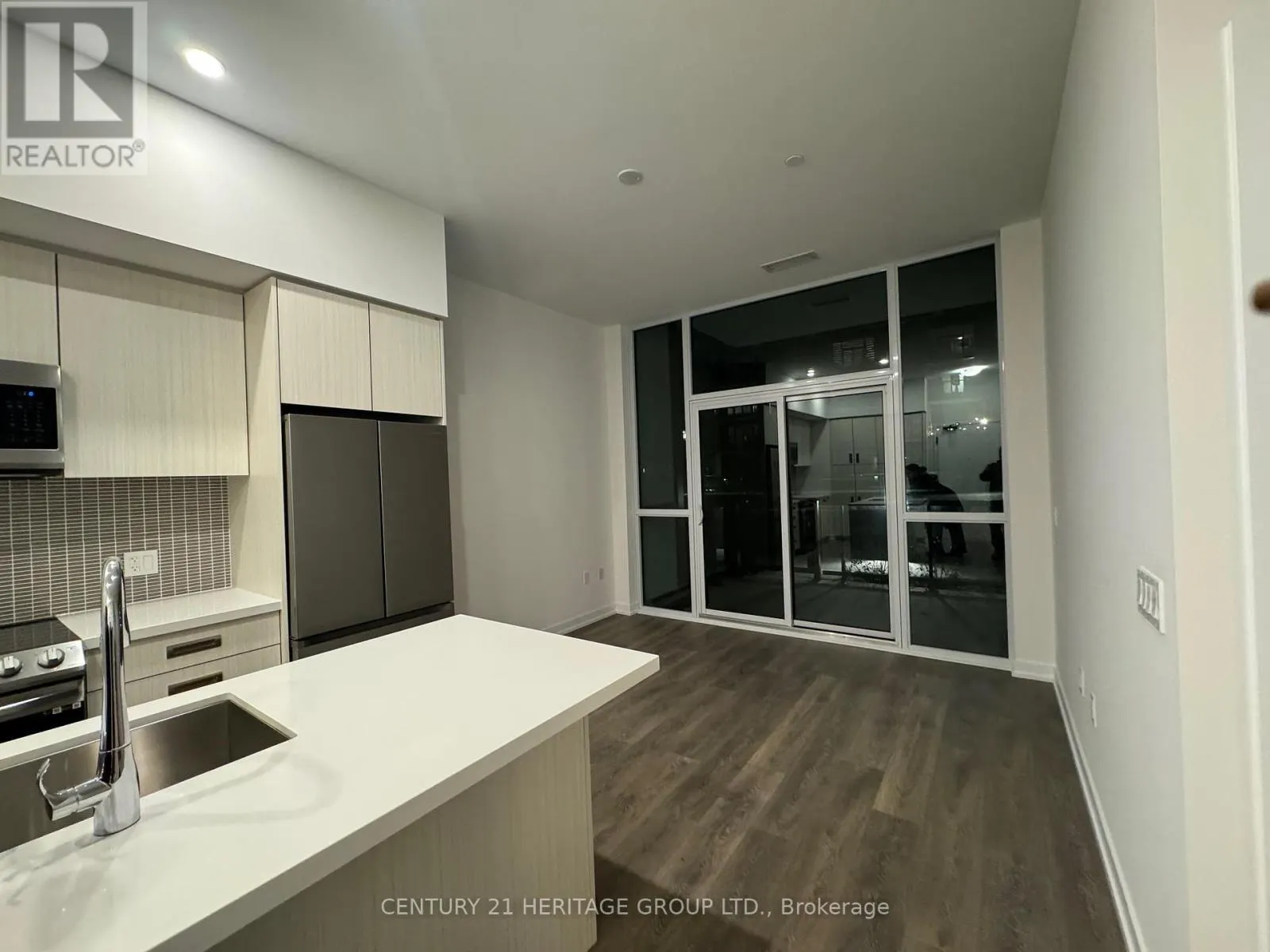124 - 415 SEA RAY AVENUE