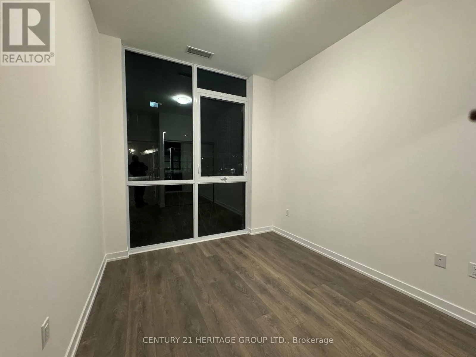 124 - 415 SEA RAY AVENUE