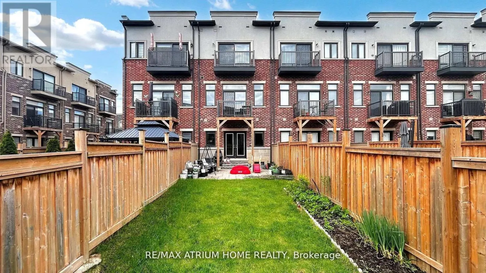 143 ARIANNA CRESCENT W