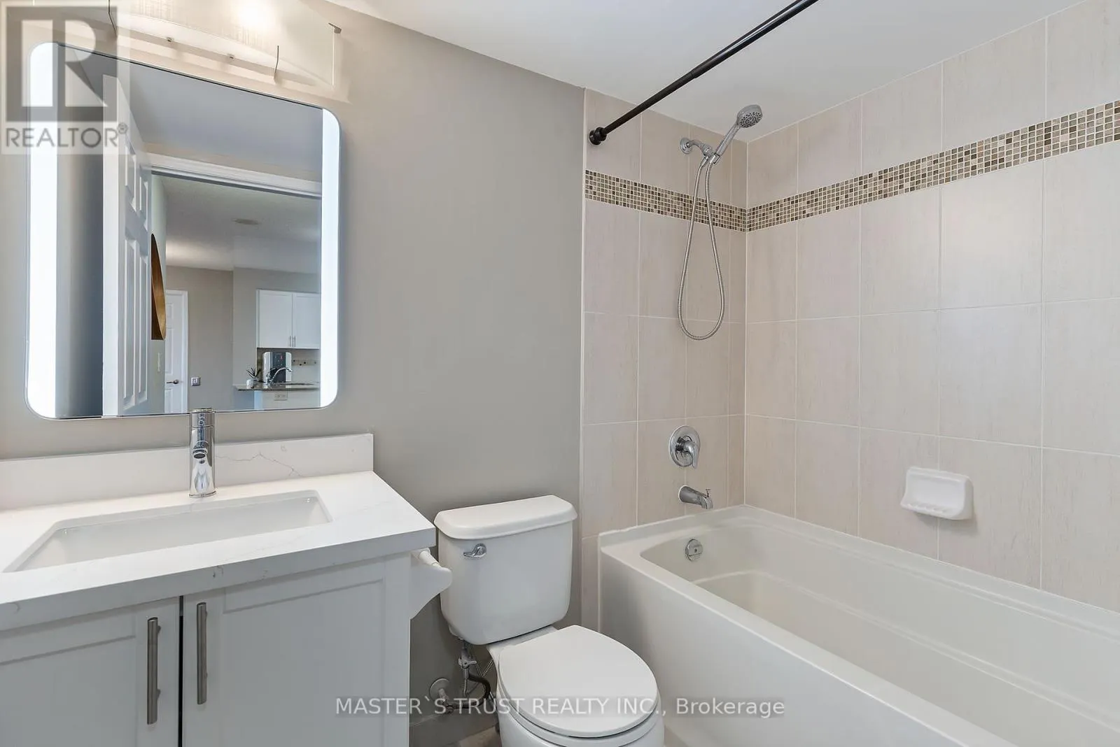 411 - 75 KING WILLIAM CRESCENT
