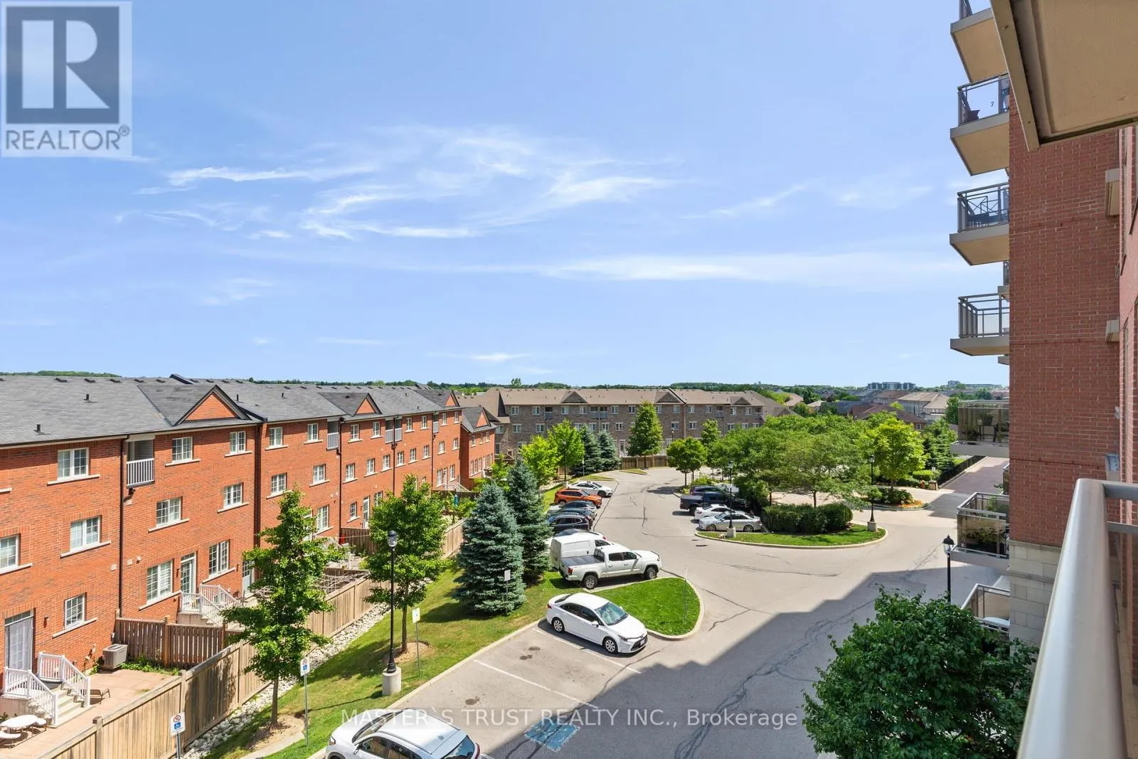 411 - 75 KING WILLIAM CRESCENT