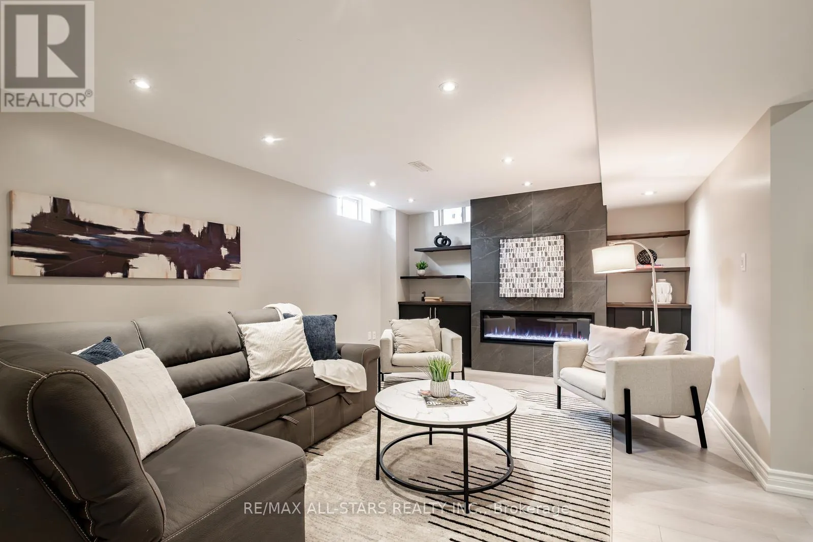 225 DELBERT CIRCLE