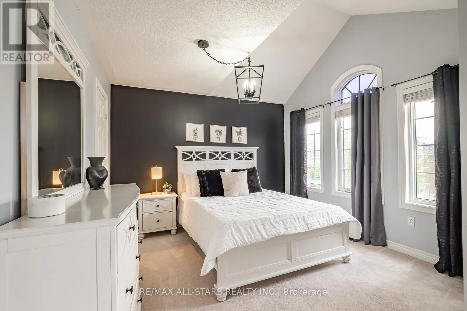 225 DELBERT CIRCLE