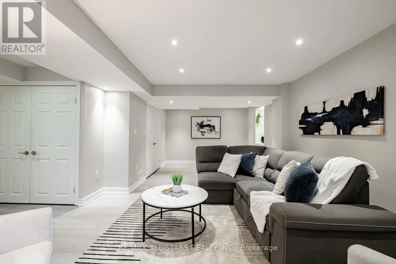225 DELBERT CIRCLE