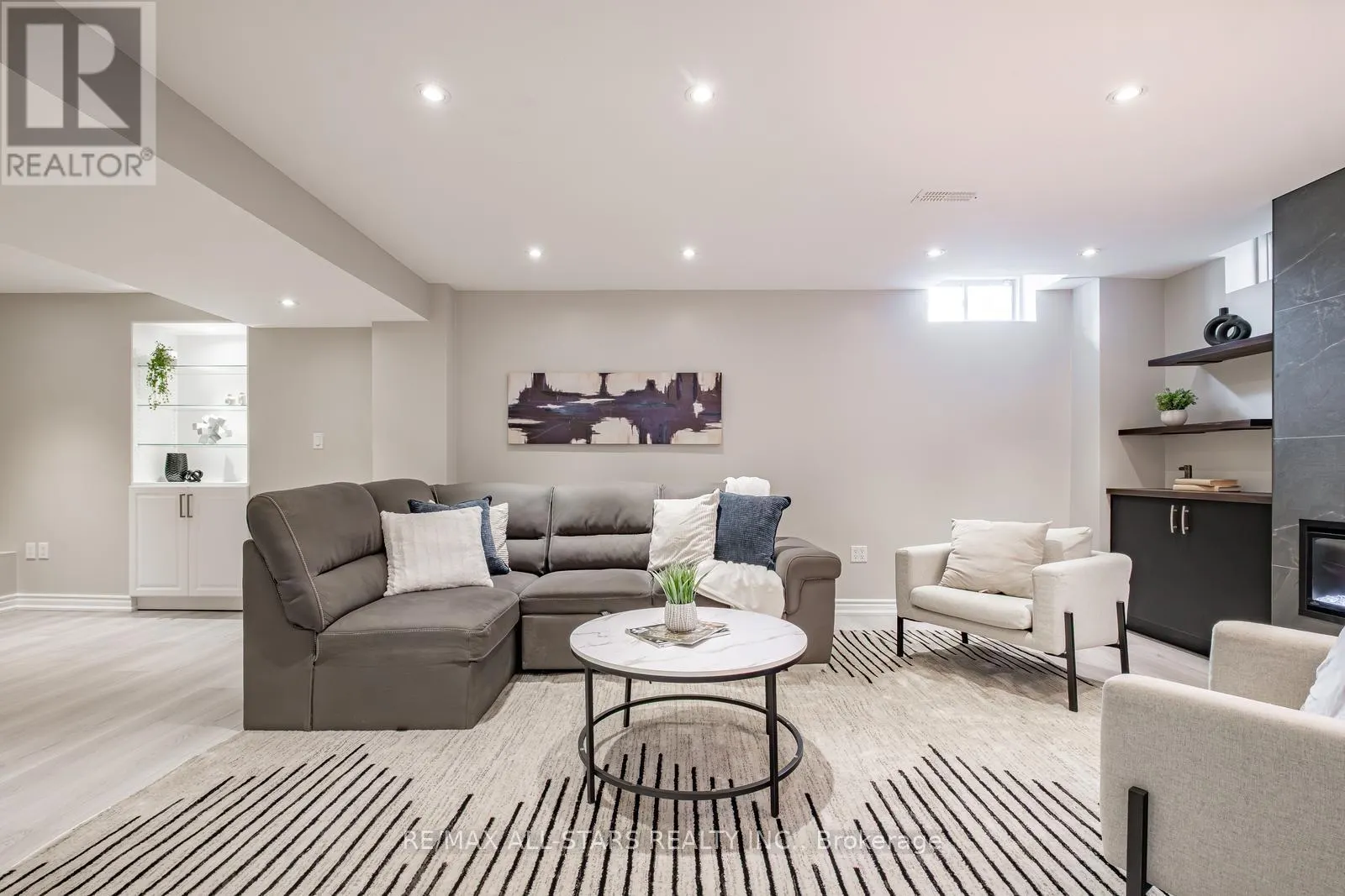 225 DELBERT CIRCLE