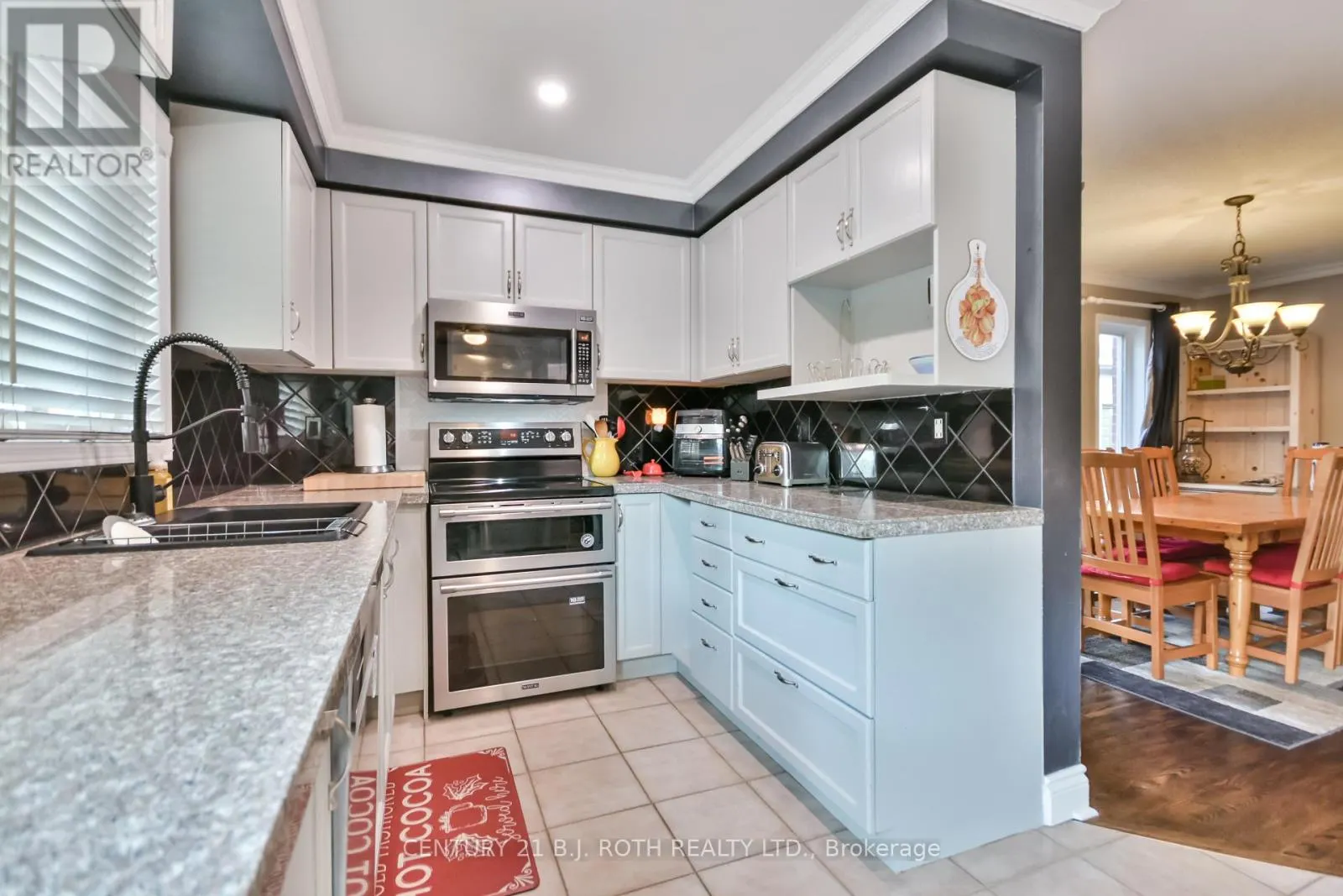 1327 VINCENT CRESCENT