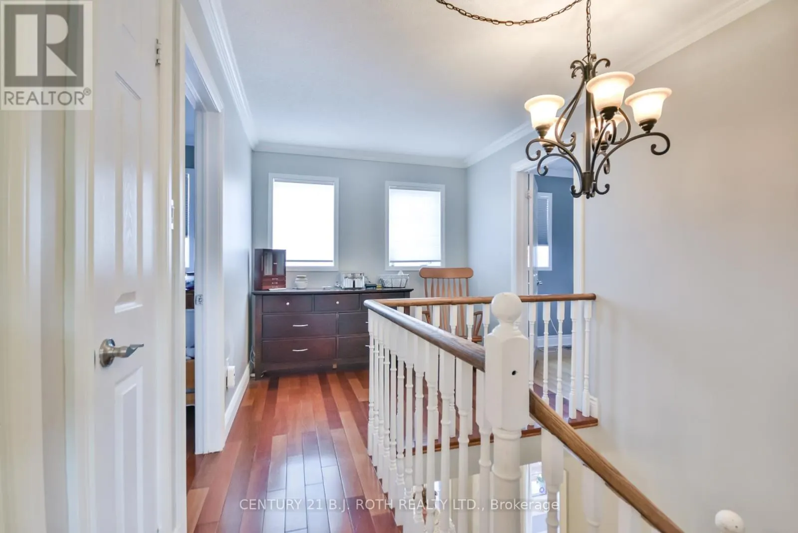 1327 VINCENT CRESCENT