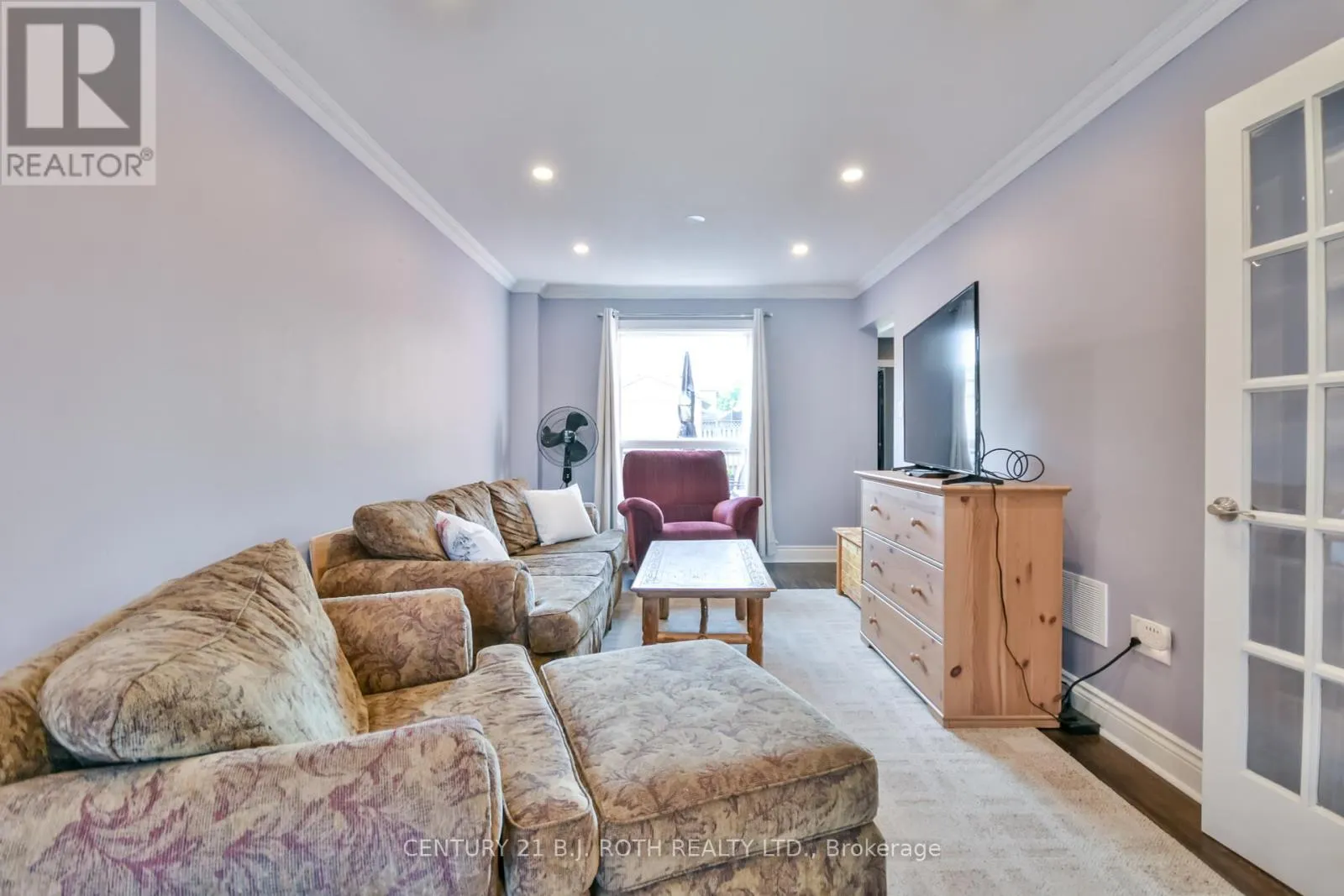 1327 VINCENT CRESCENT