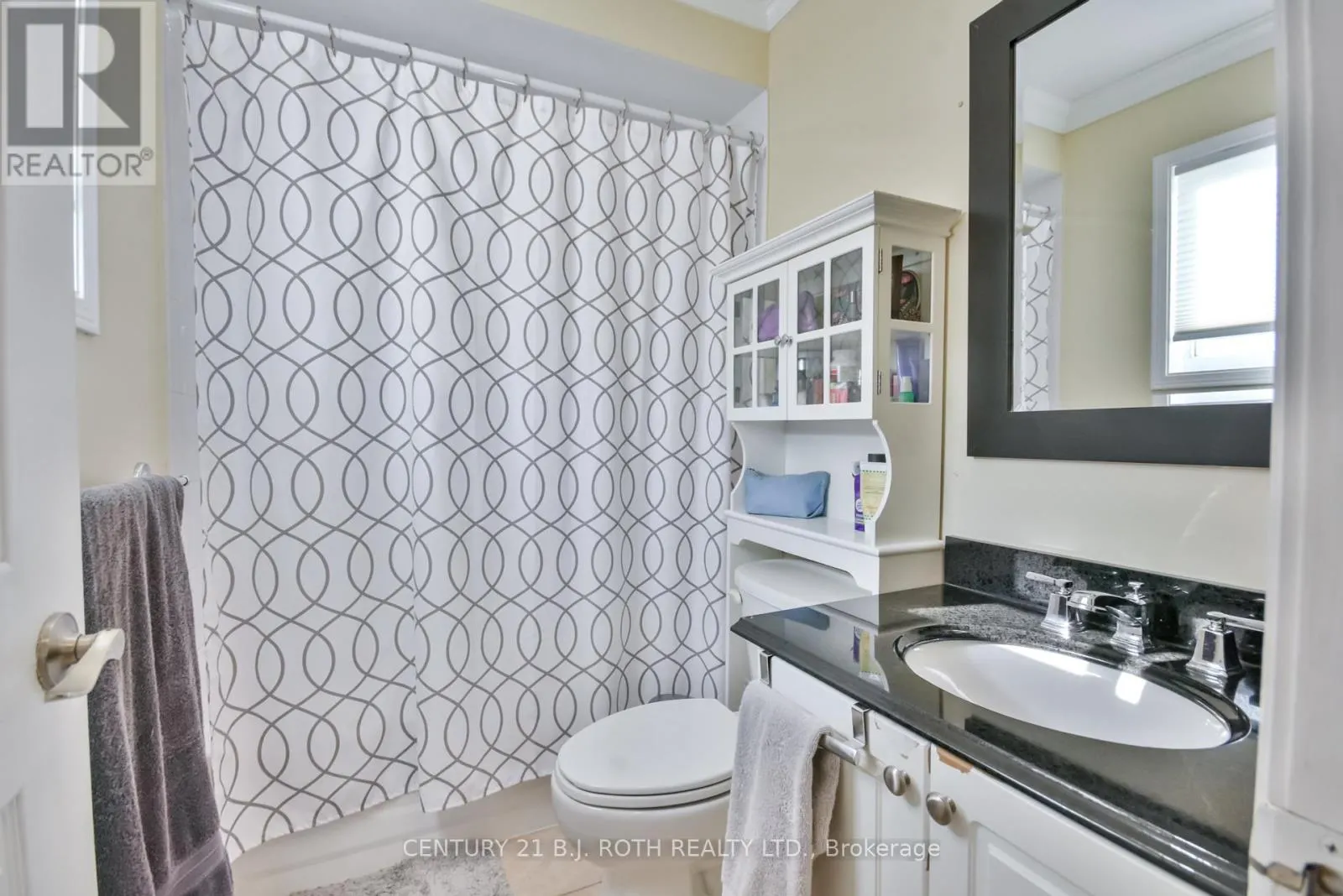 1327 VINCENT CRESCENT