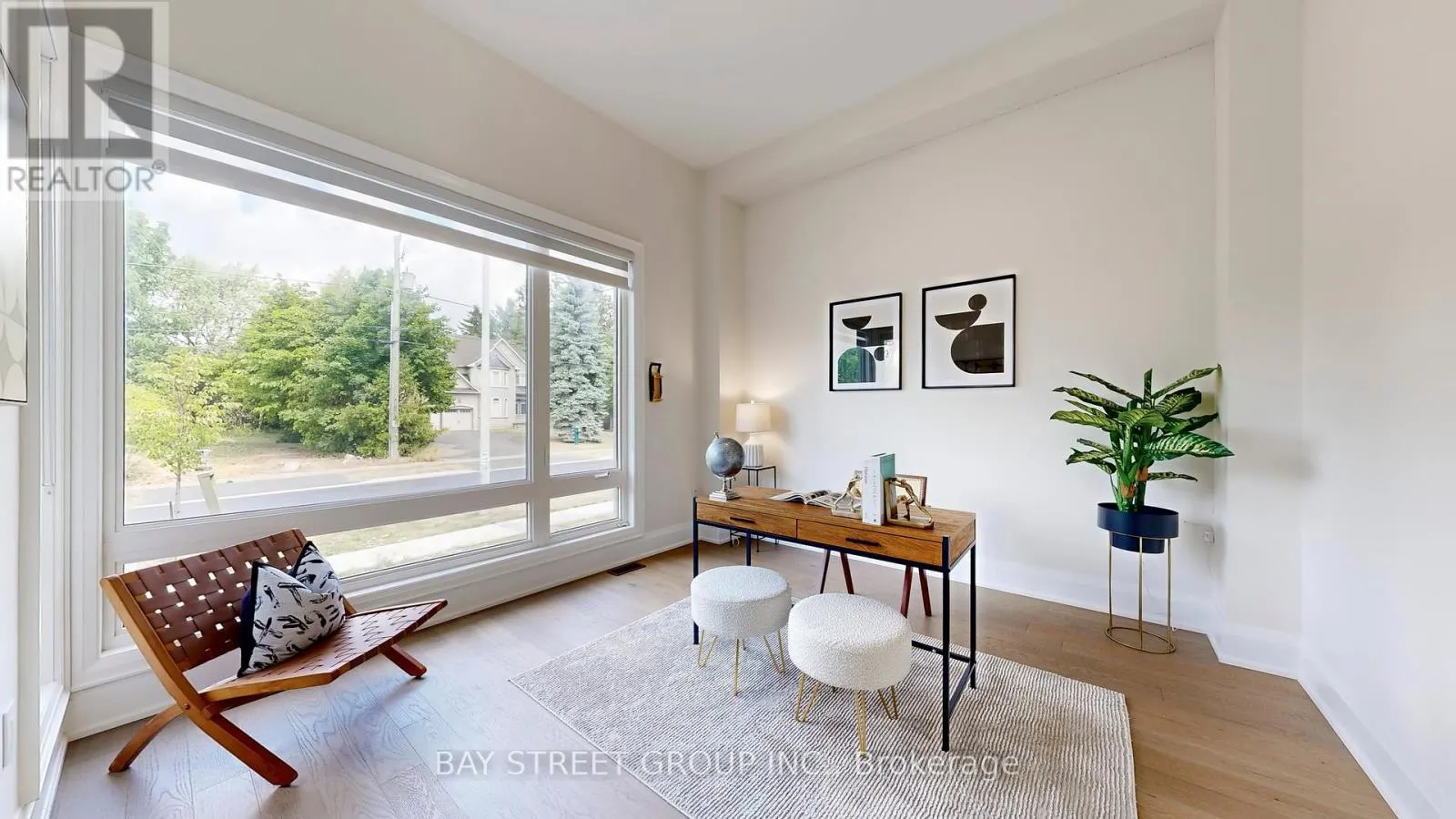 165 HILLSVIEW DRIVE