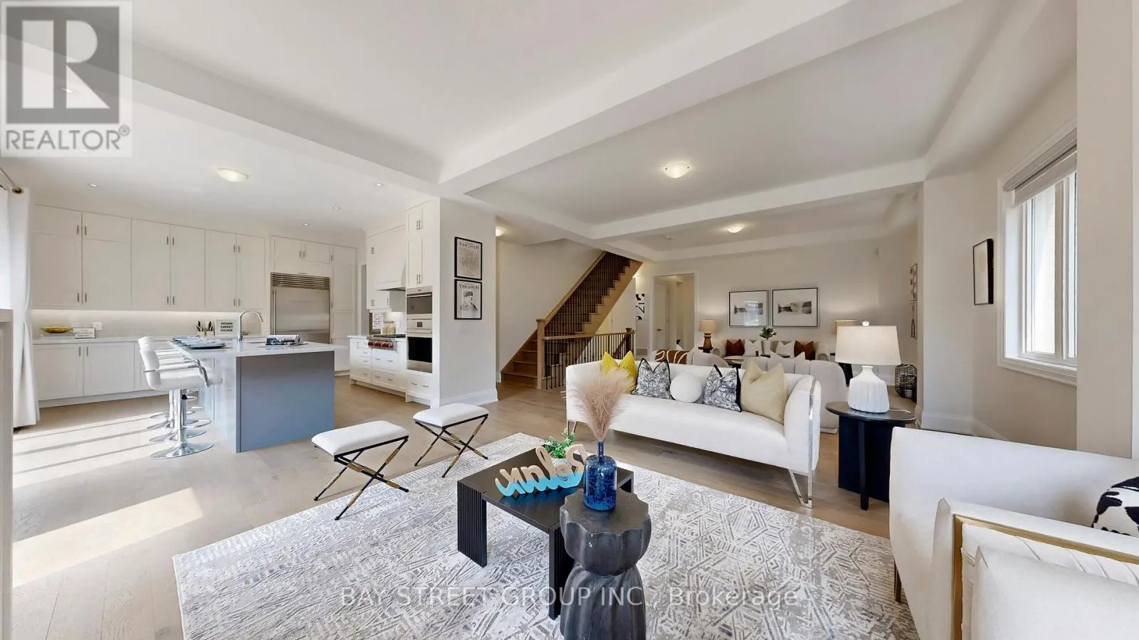 165 HILLSVIEW DRIVE