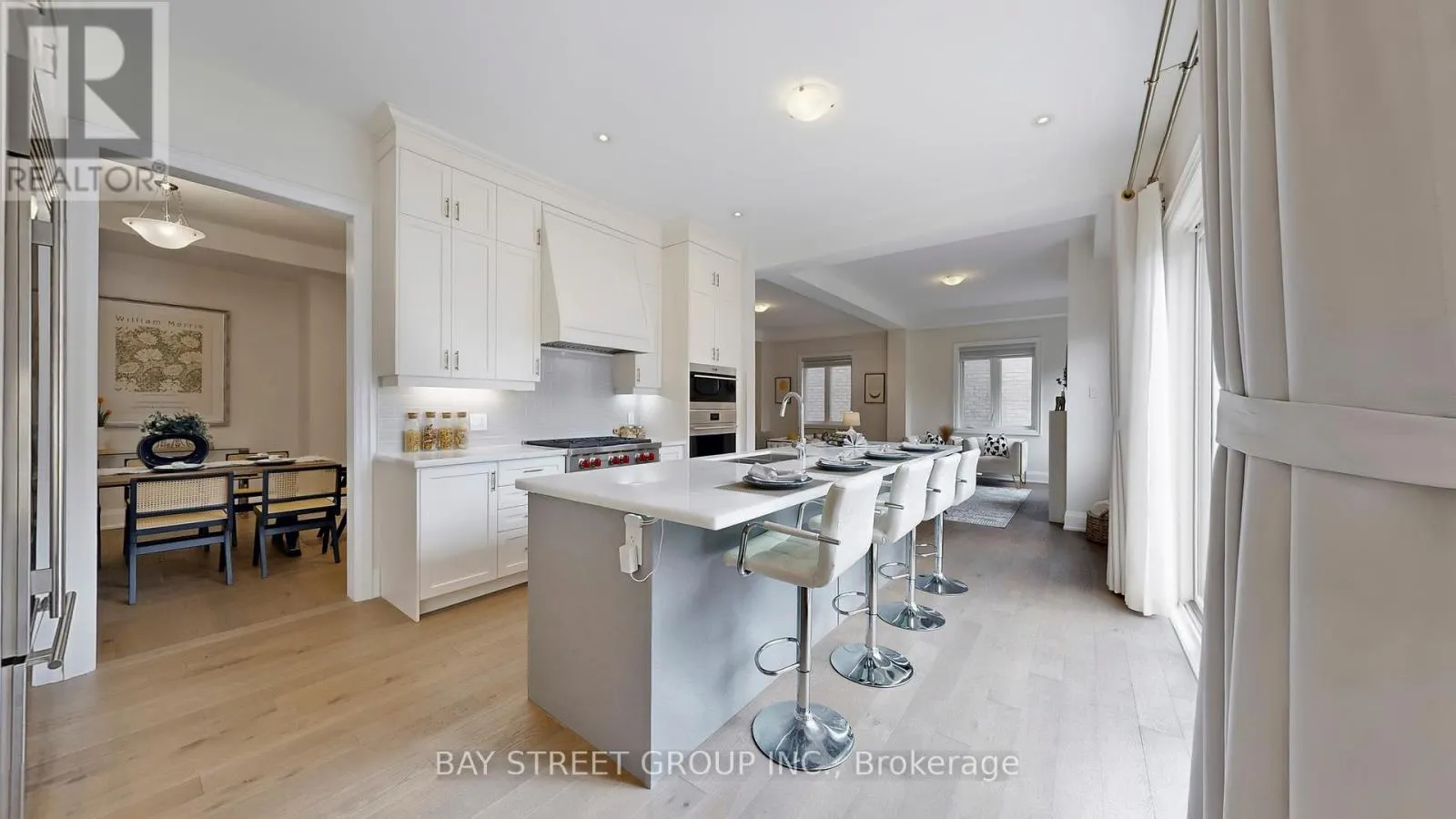 165 HILLSVIEW DRIVE