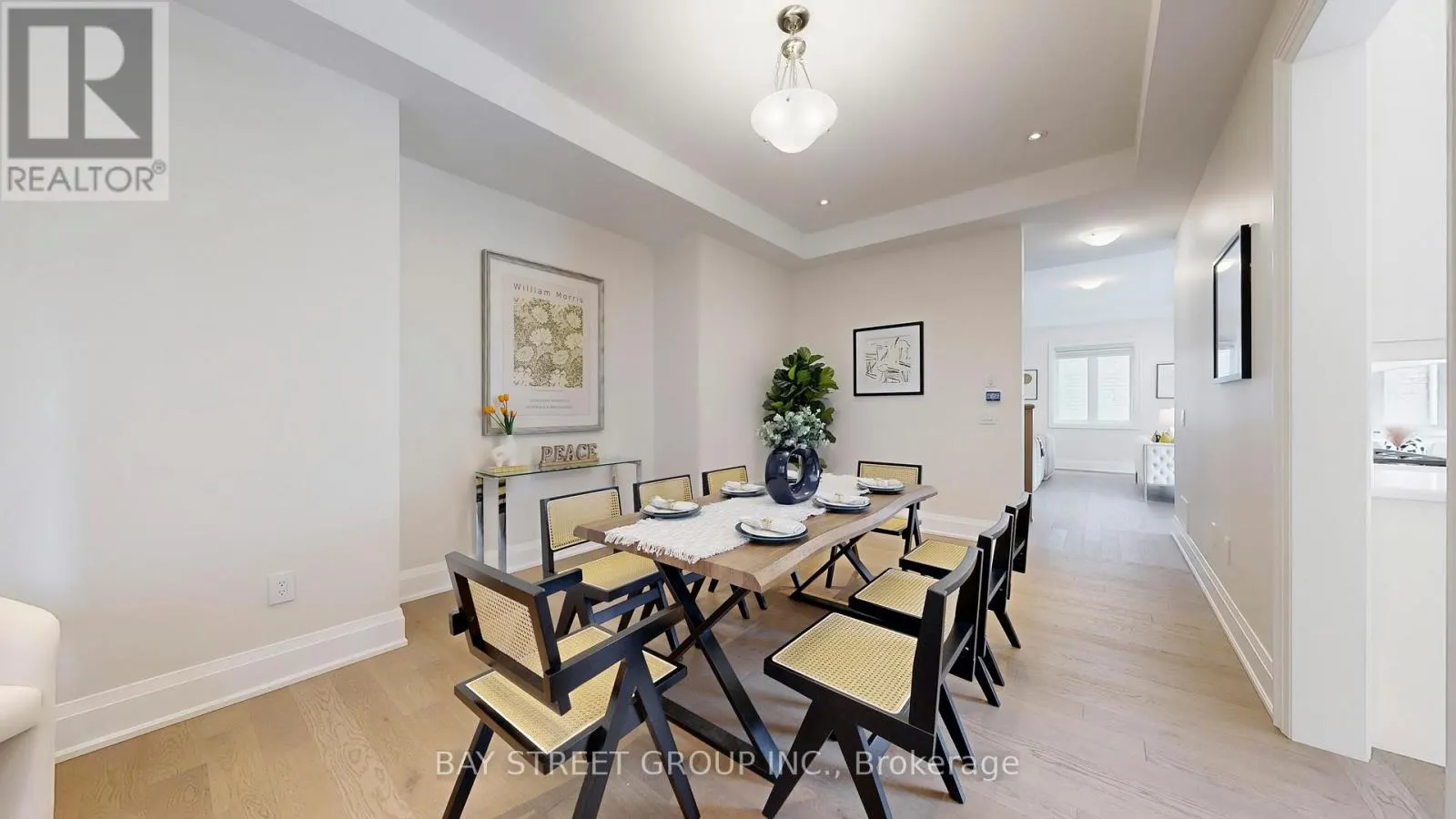 165 HILLSVIEW DRIVE
