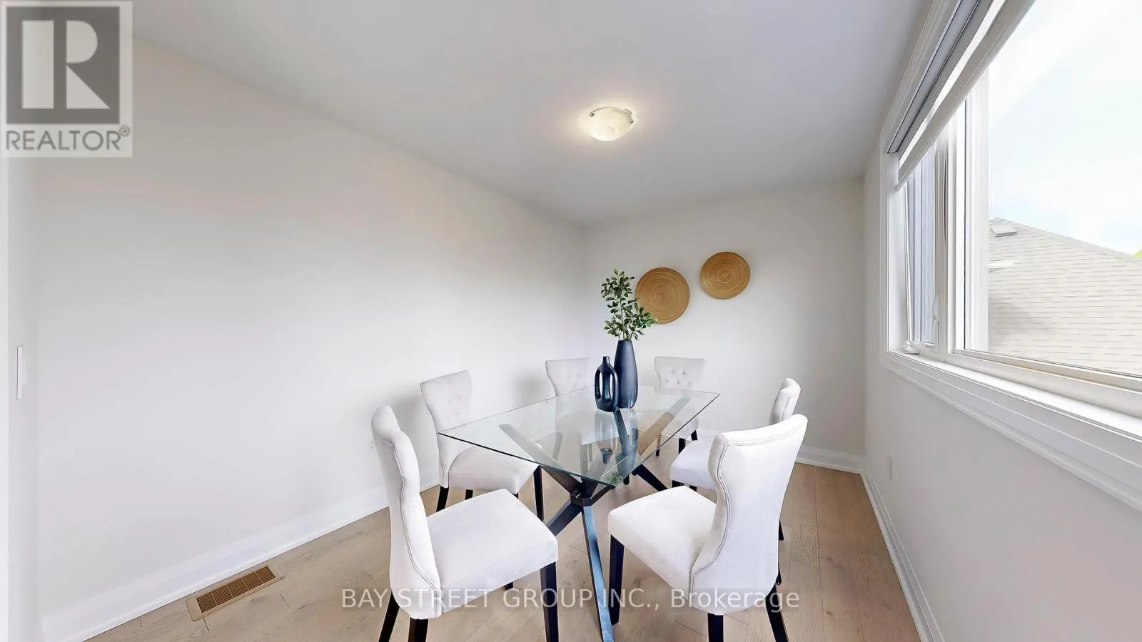 165 HILLSVIEW DRIVE