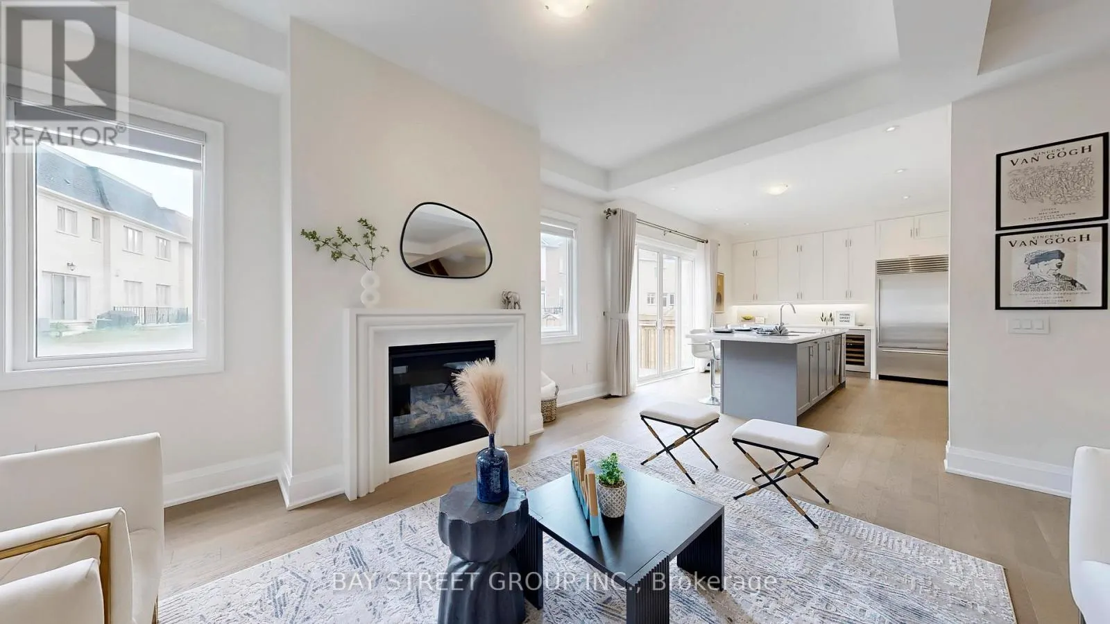 165 HILLSVIEW DRIVE
