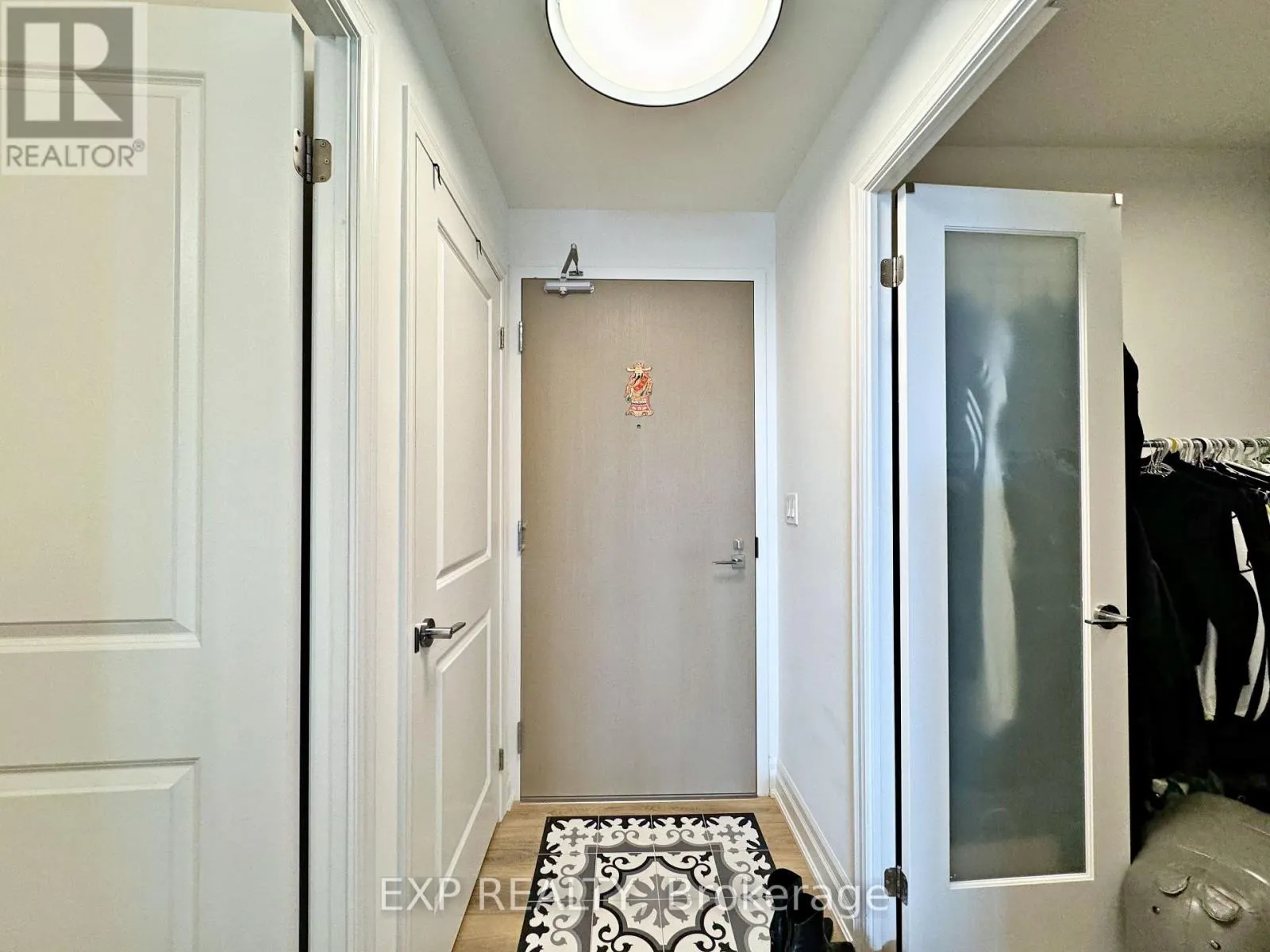 712 - 10 ROUGE VALLEY DRIVE W