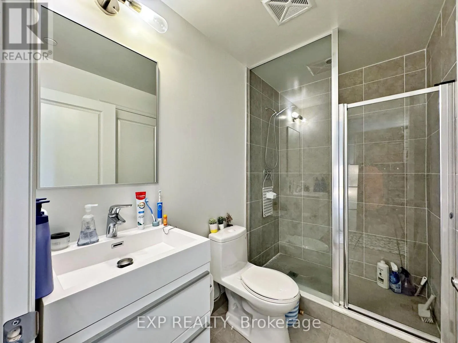 712 - 10 ROUGE VALLEY DRIVE W