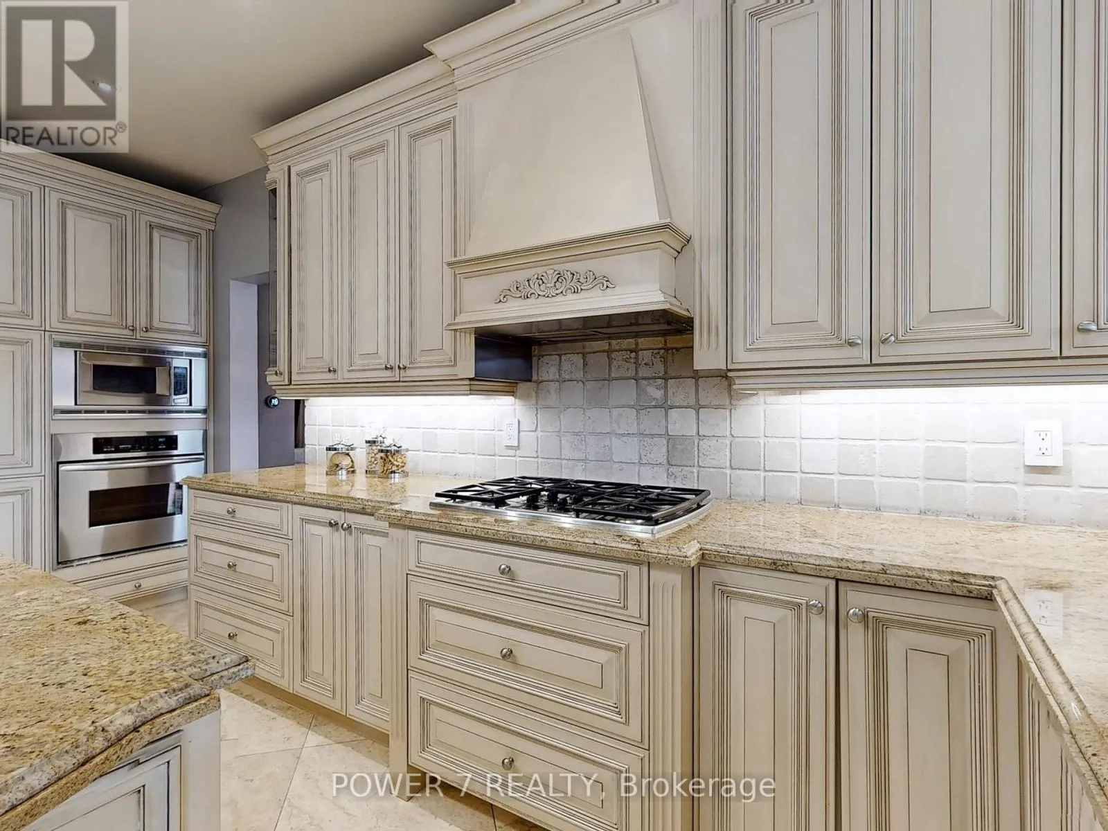76 SILVER ROSE CRESCENT