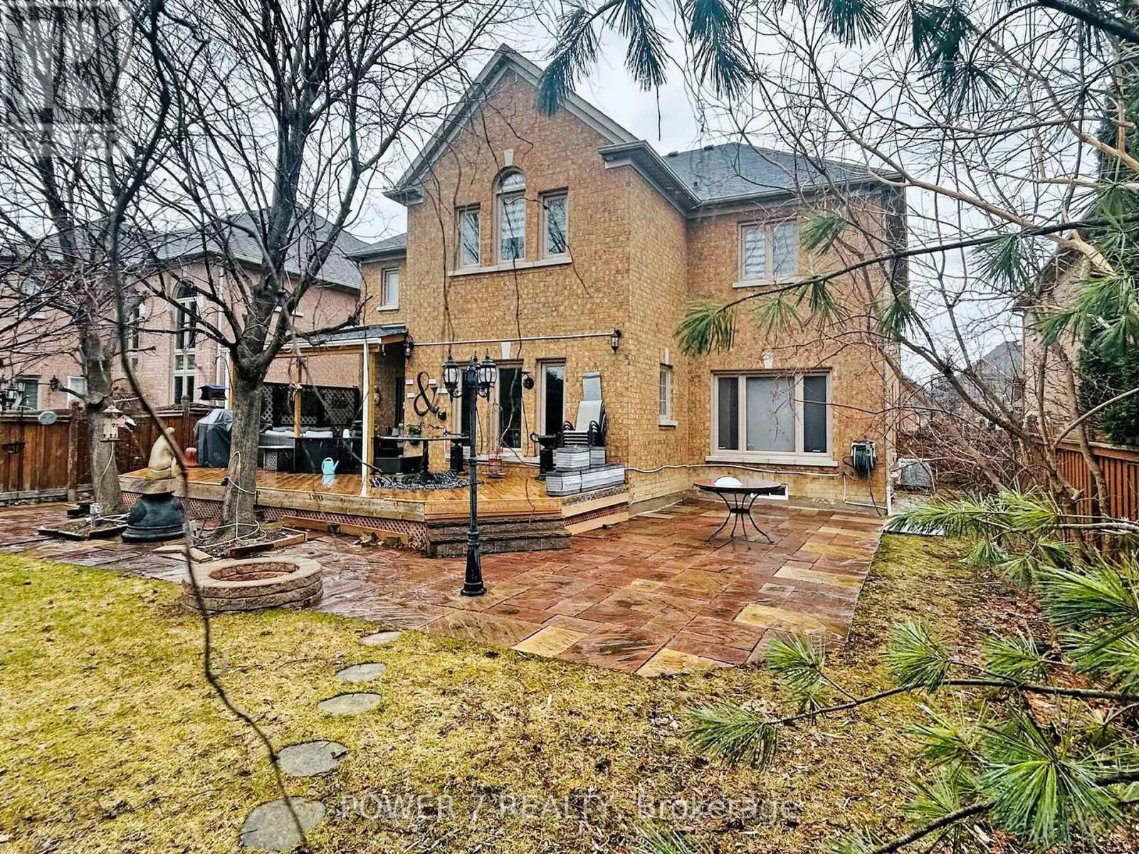 76 SILVER ROSE CRESCENT